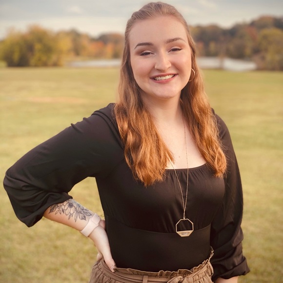 🌻Meet the Posher🌻 - Picture 2 of 5